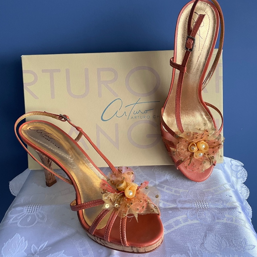 New Arturo Chiang sandals size 8